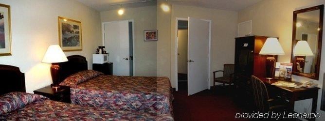 Presidio Parkway Inn San Francisco Room photo